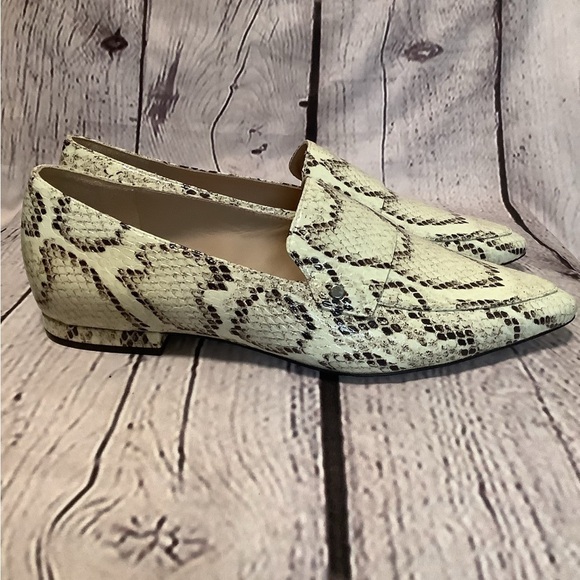 27 edit Women’s animal print slip on leather flat pointe toe loafers size 7.5 m - Picture 4 of 9